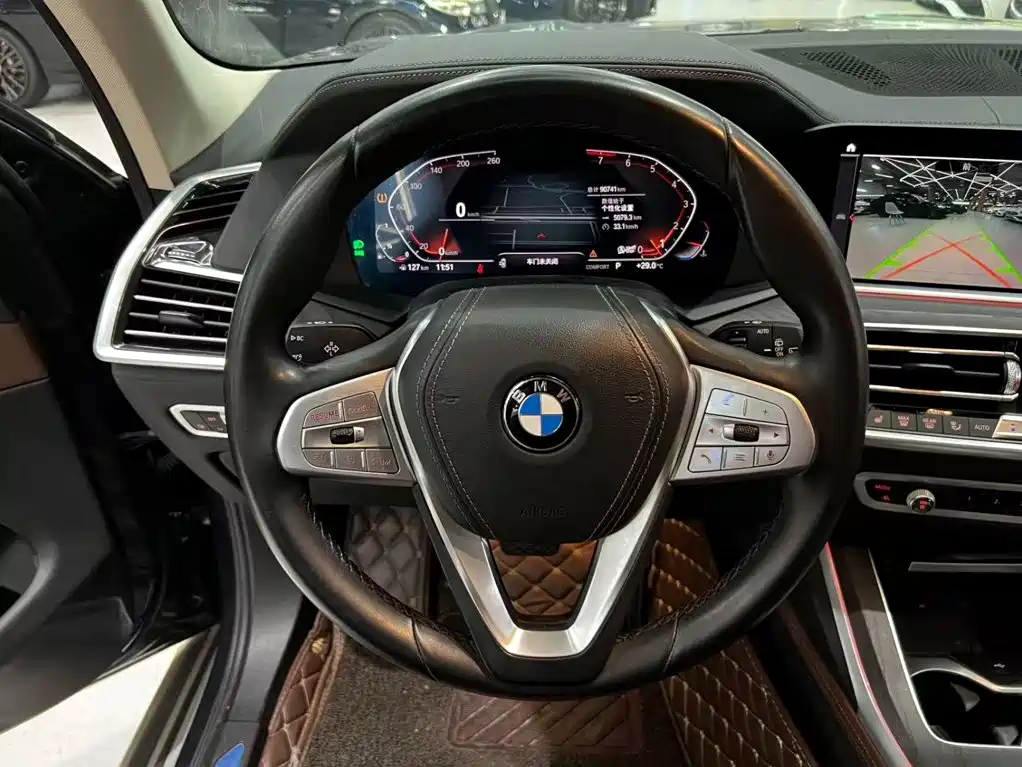 BMW X7 — миниатюра 10