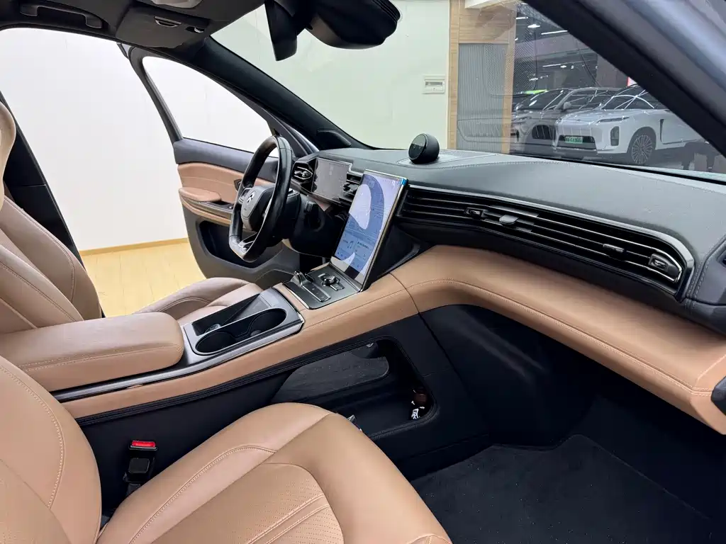 NIO ES6 — миниатюра 10