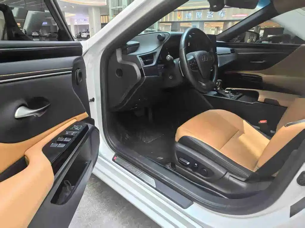 Lexus ES — миниатюра 7