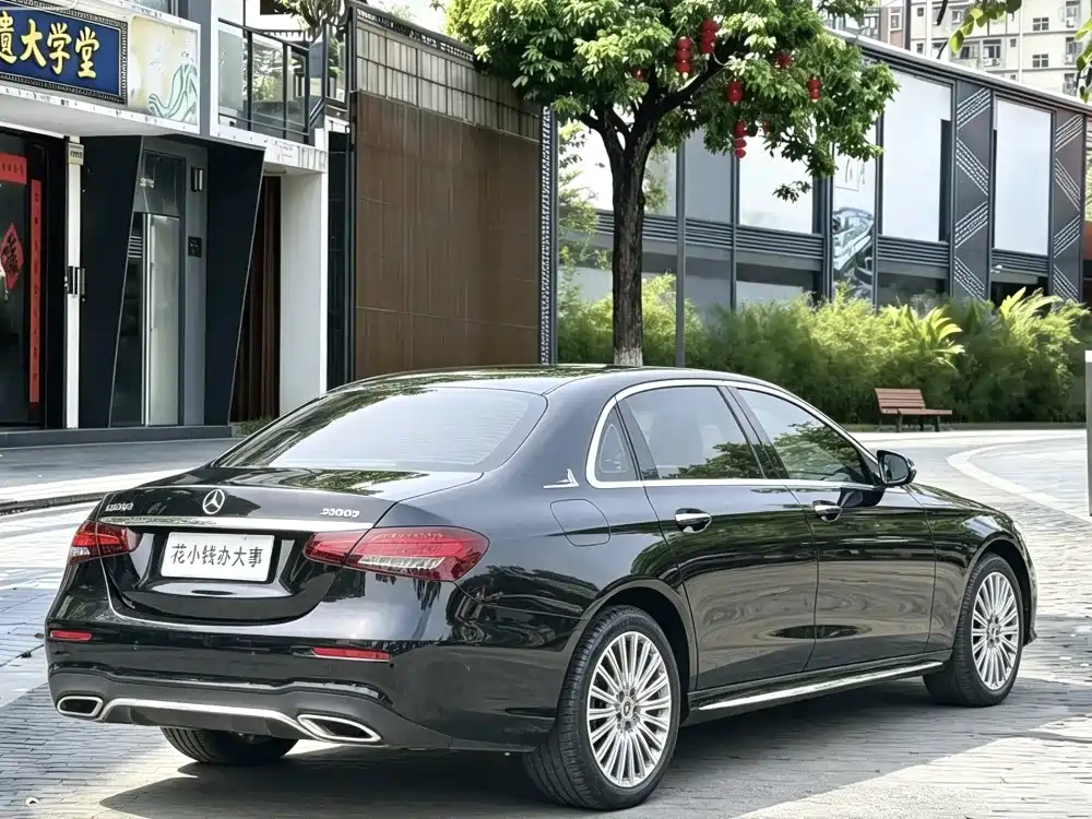Mercedes-Benz E-Class — миниатюра 7