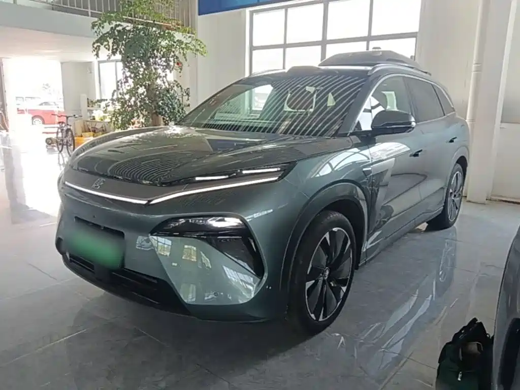 BYD Tang L