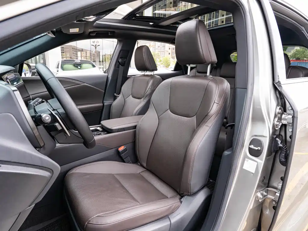 Lexus RX — миниатюра 11