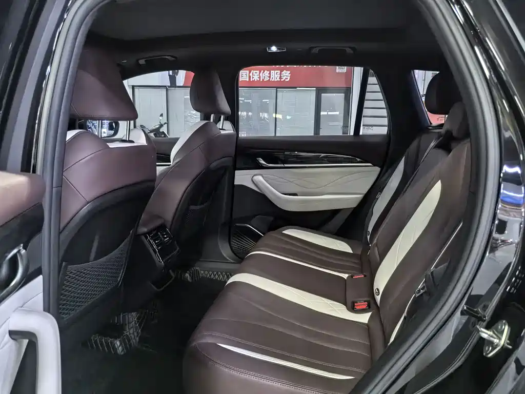 Geely Xingyue L — миниатюра 11