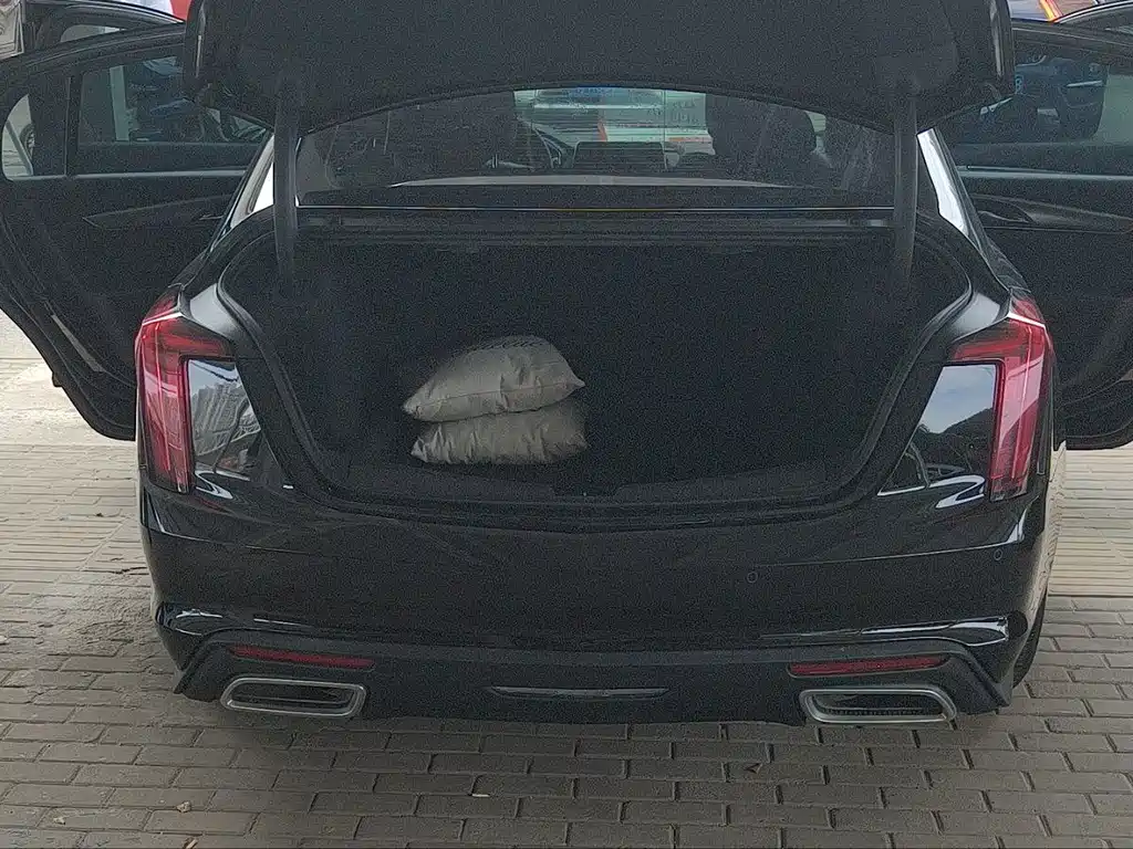 Cadillac CT5 — миниатюра 7