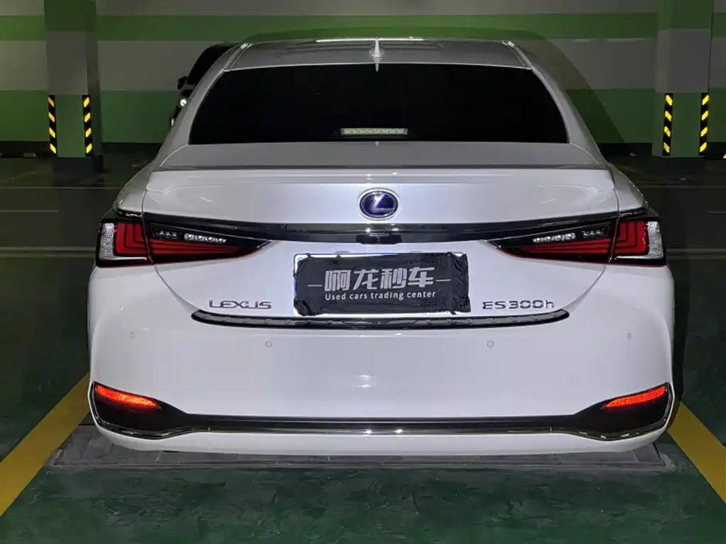 Lexus ES — миниатюра 7