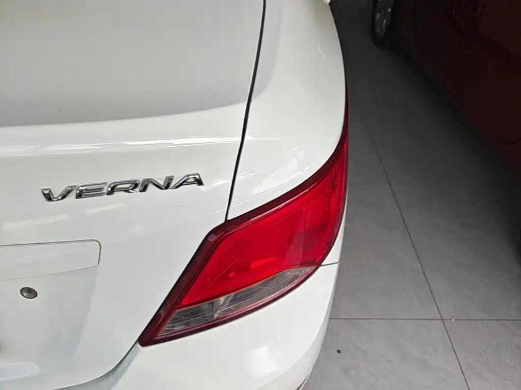 Hyundai Verna — миниатюра 8