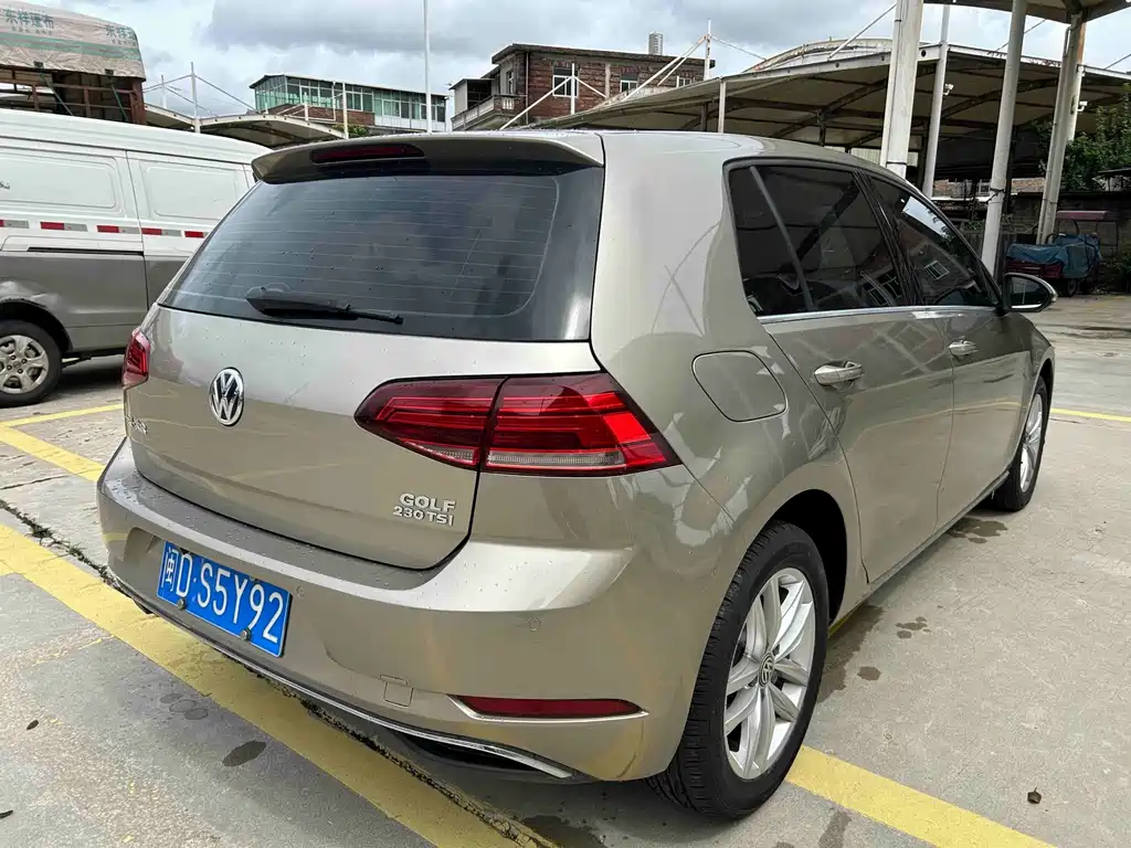 Volkswagen Golf — миниатюра 9