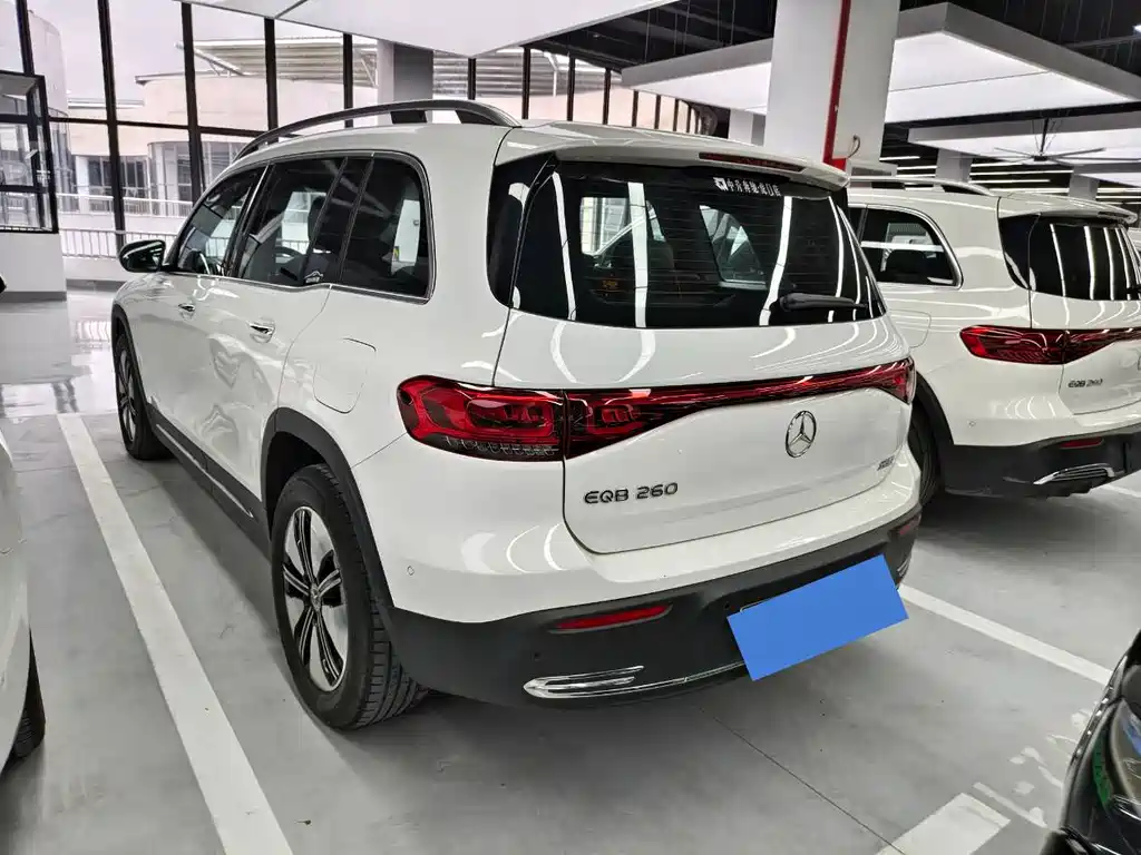 Mercedes-Benz EQB — миниатюра 10