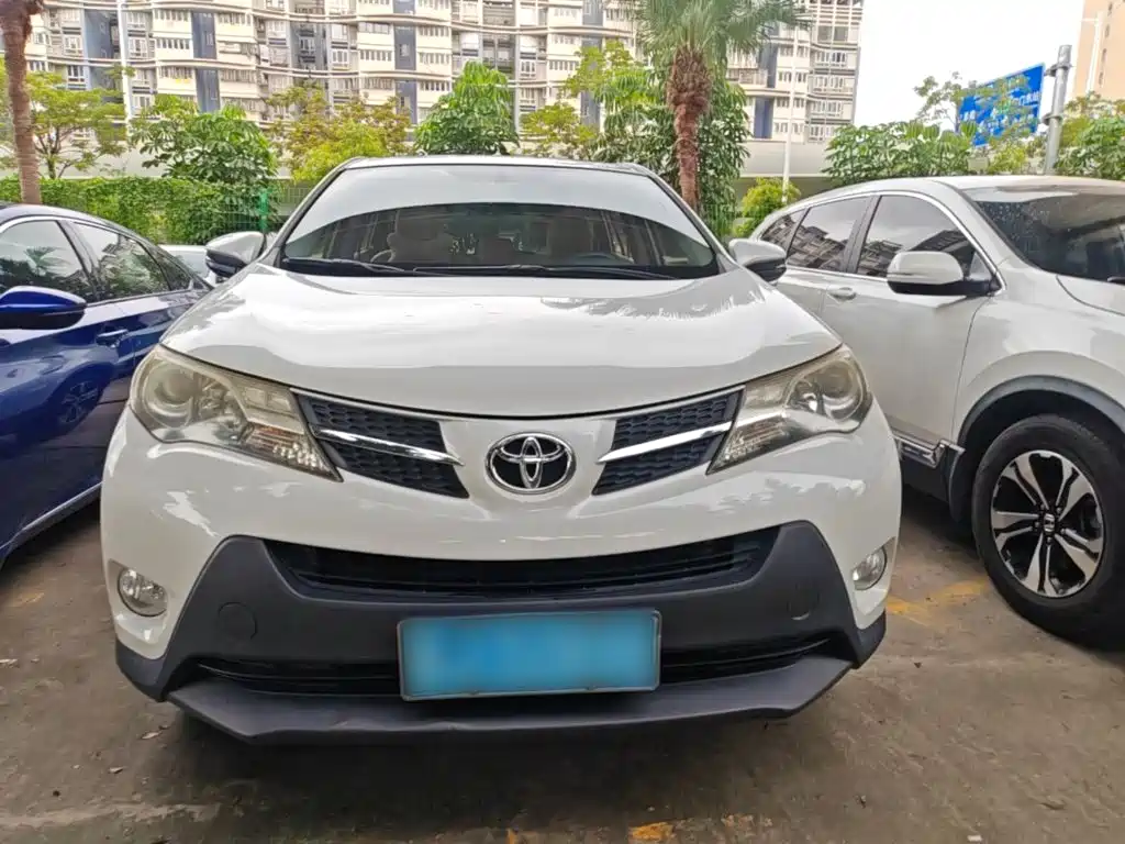 Toyota RAV4 — миниатюра 3