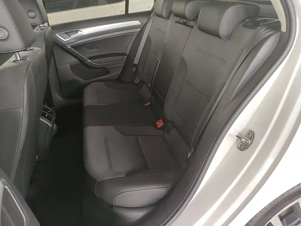 Volkswagen Golf — миниатюра 17