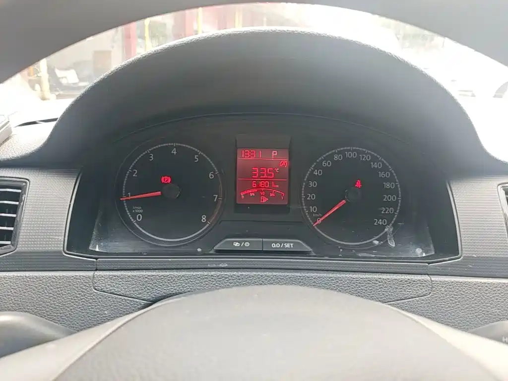 Volkswagen Santana — миниатюра 12