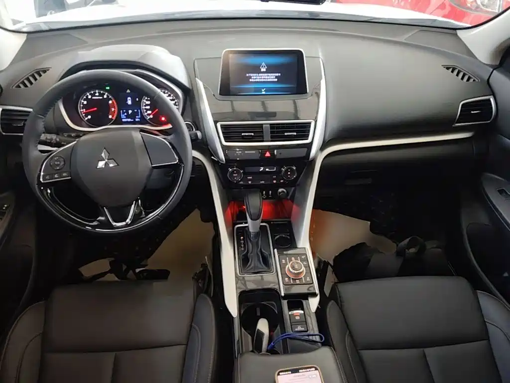 Mitsubishi Eclipse Cross — миниатюра 10