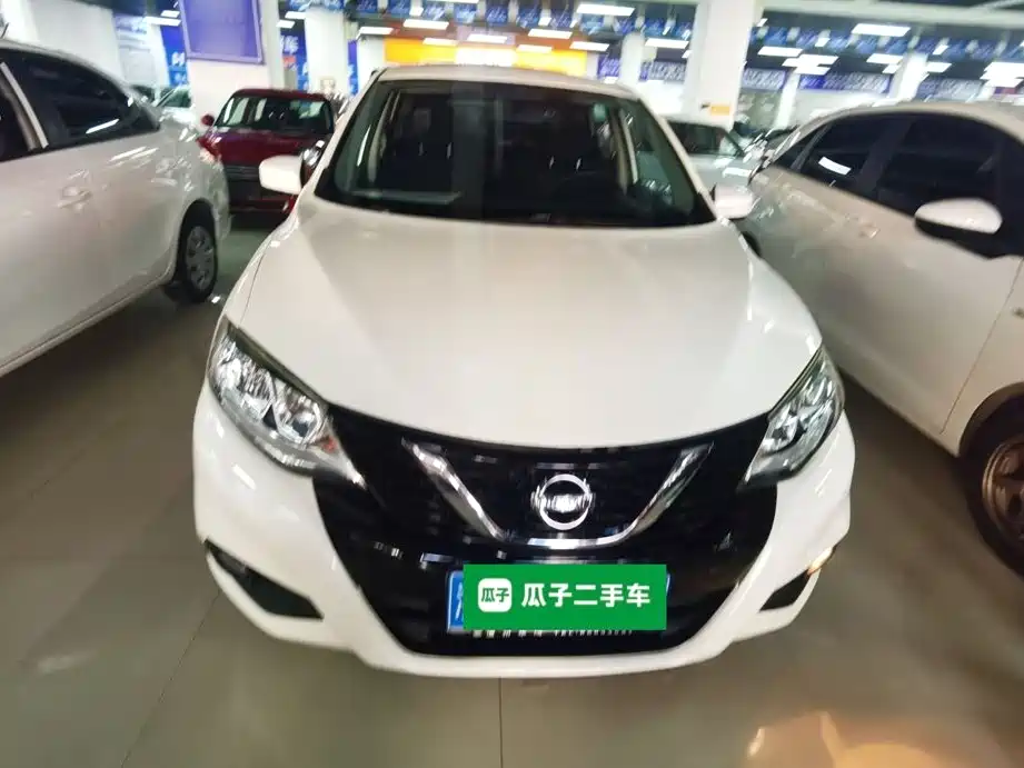 Nissan Tiida — миниатюра 3