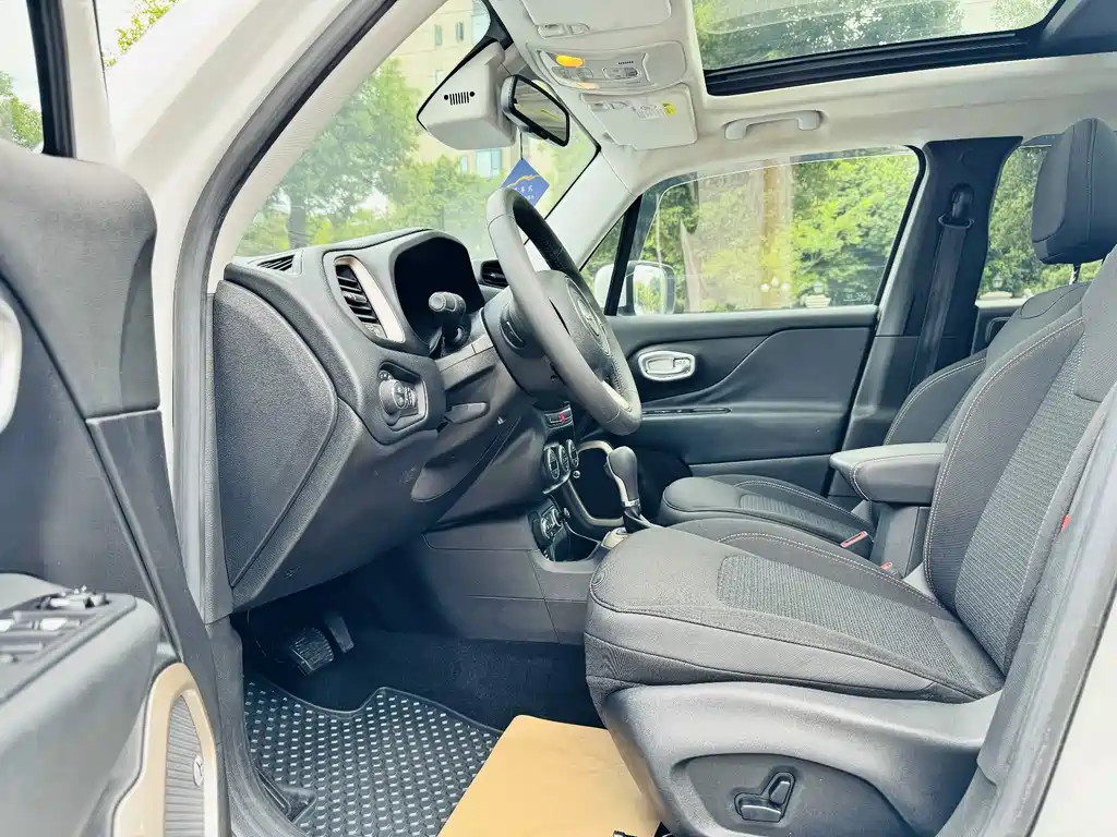 Jeep Renegade — миниатюра 14