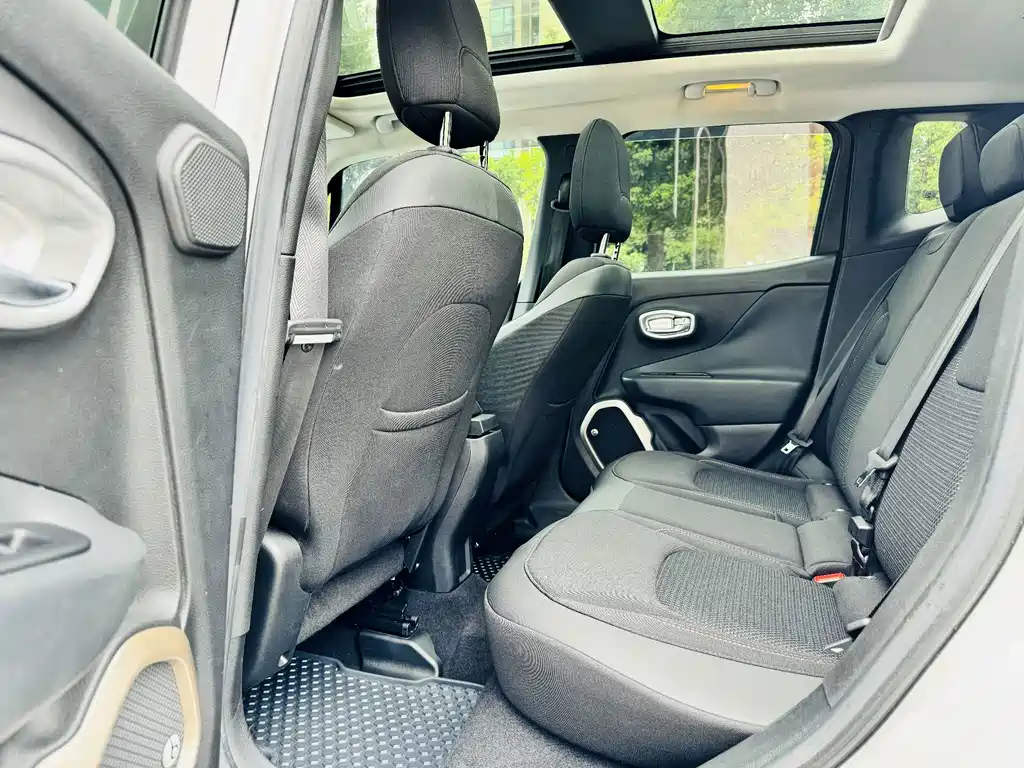 Jeep Renegade — миниатюра 15