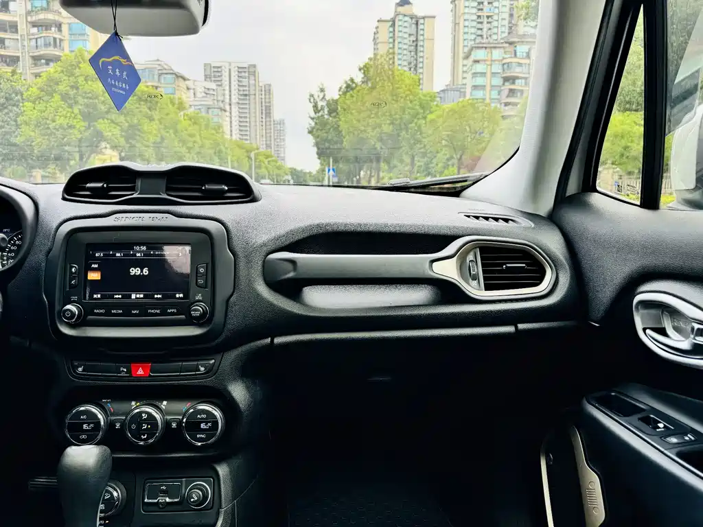 Jeep Renegade — миниатюра 8
