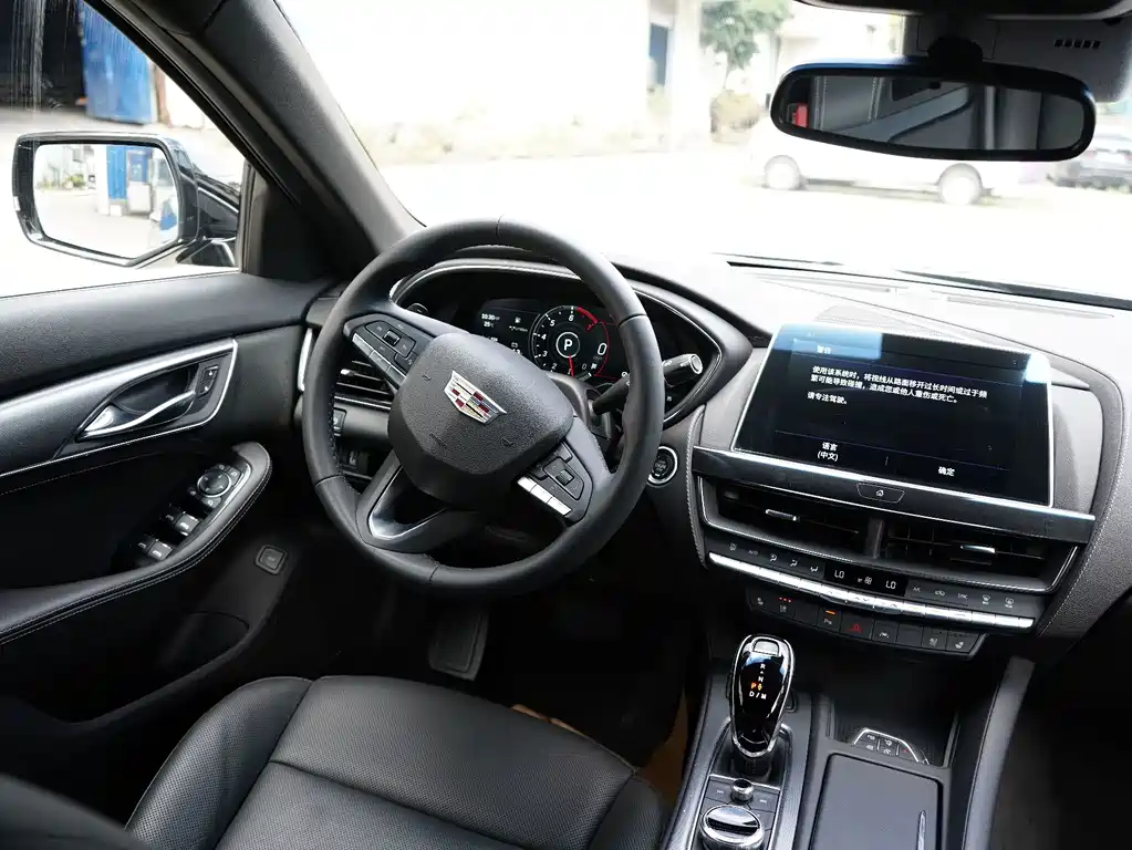 Cadillac CT5 — миниатюра 6