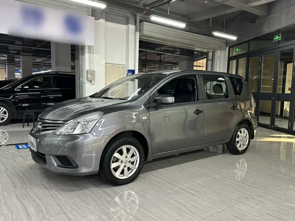 Nissan Livina — миниатюра 2