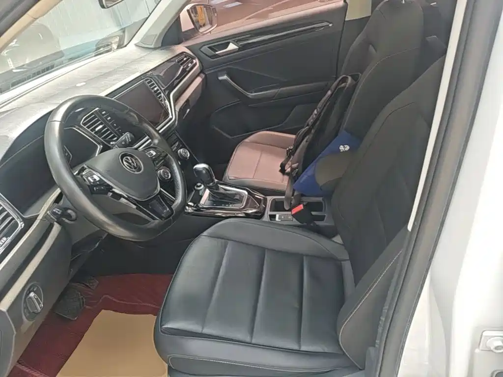 Volkswagen T-Roc — миниатюра 15