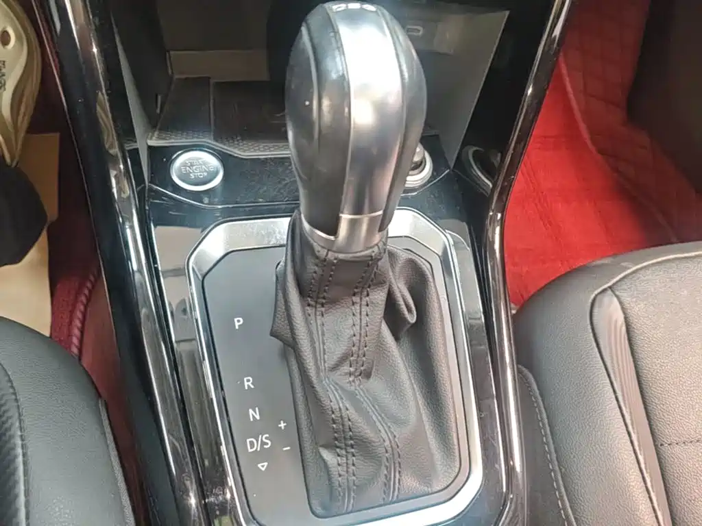 Volkswagen T-Roc — миниатюра 14