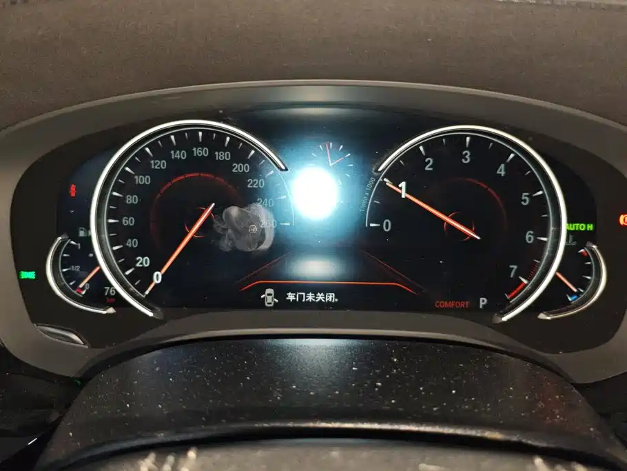 BMW 5 Series — миниатюра 13