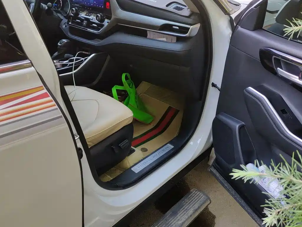 Toyota Highlander — миниатюра 18