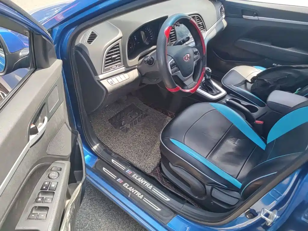Hyundai Elantra — миниатюра 23