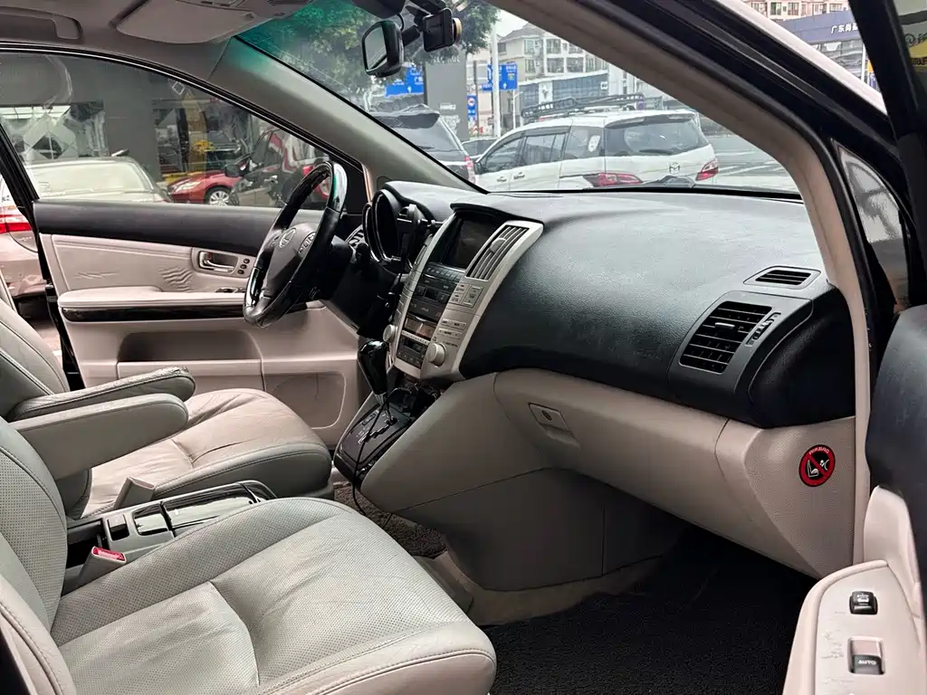 Lexus RX Classic — миниатюра 14