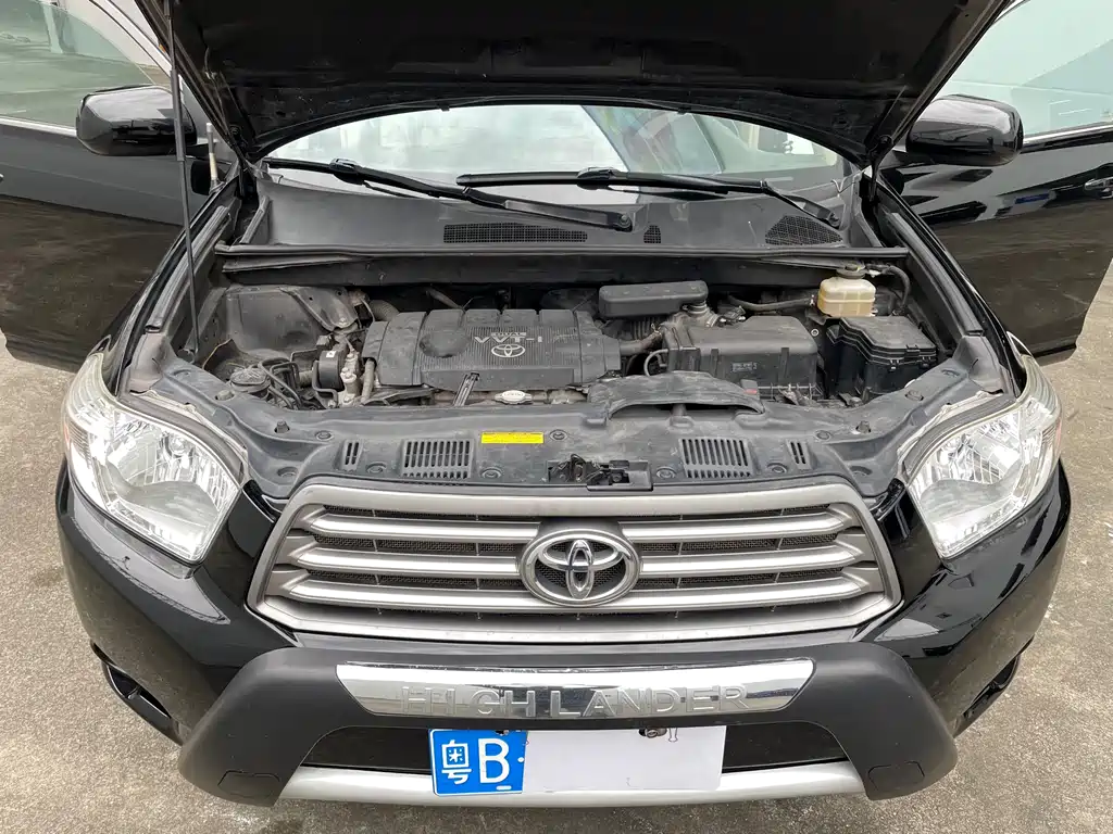Toyota Highlander 2011 2.7L 5 мест Elite