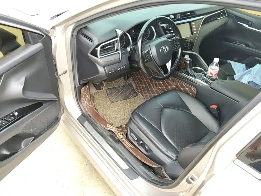 Toyota Camry — миниатюра 16