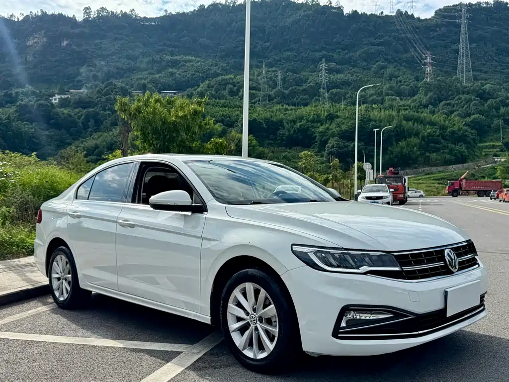 Volkswagen Bora 2019 1.5L AT Comfort VI