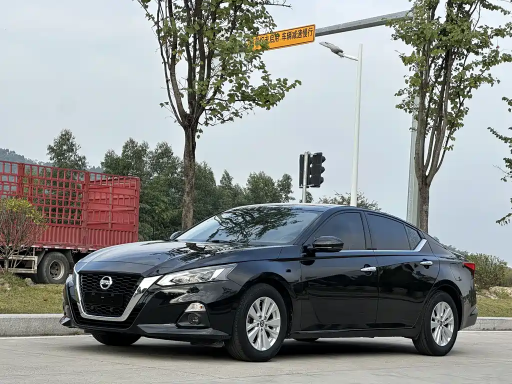 Купить Nissan Teana