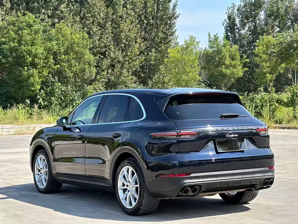 Porsche Cayenne — миниатюра 12