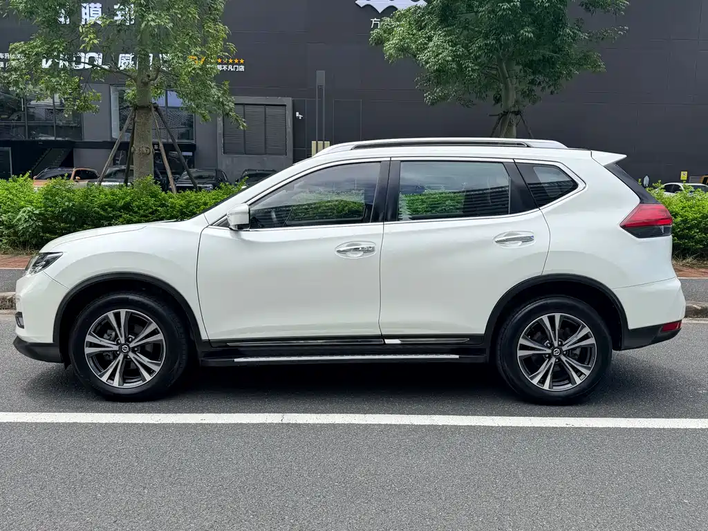 Nissan X-Trail — миниатюра 18
