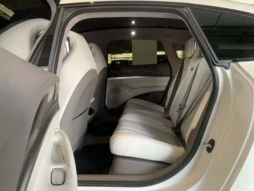 ZHIJI AUTOMOBILE ZHIJI L7