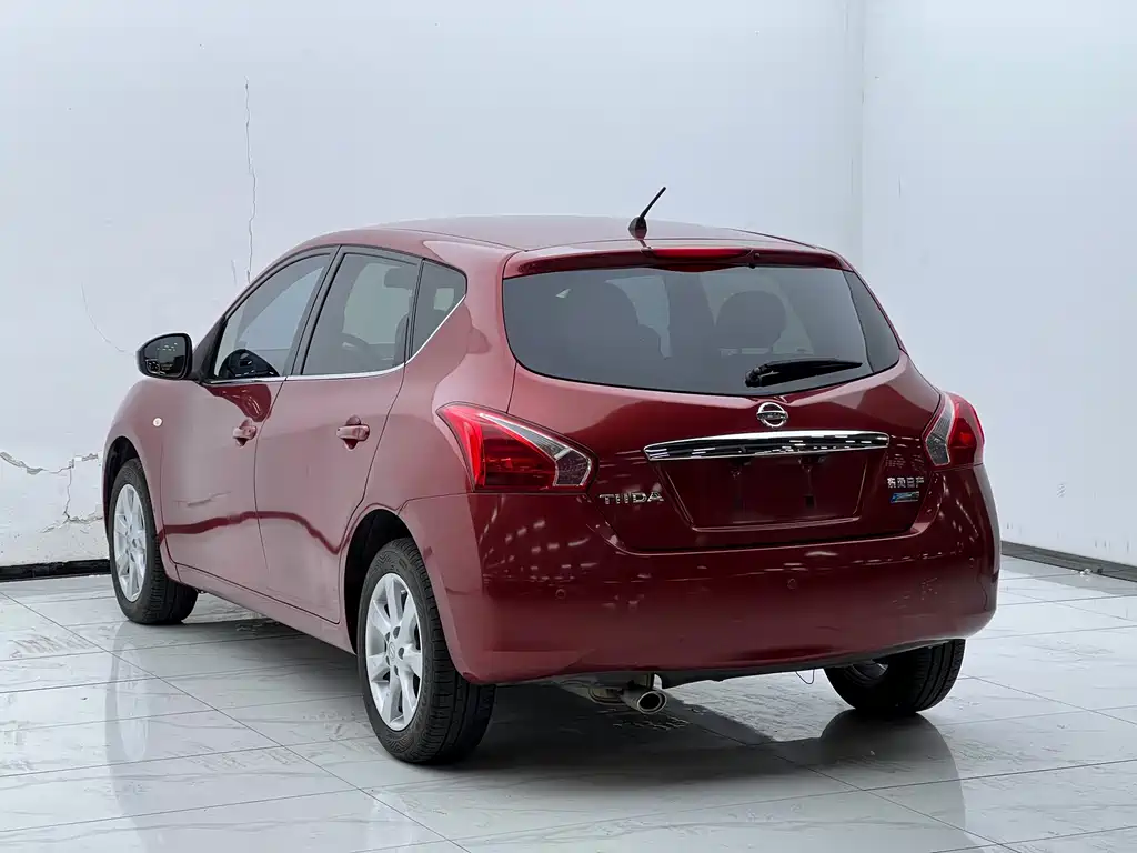 Nissan Tiida — миниатюра 24