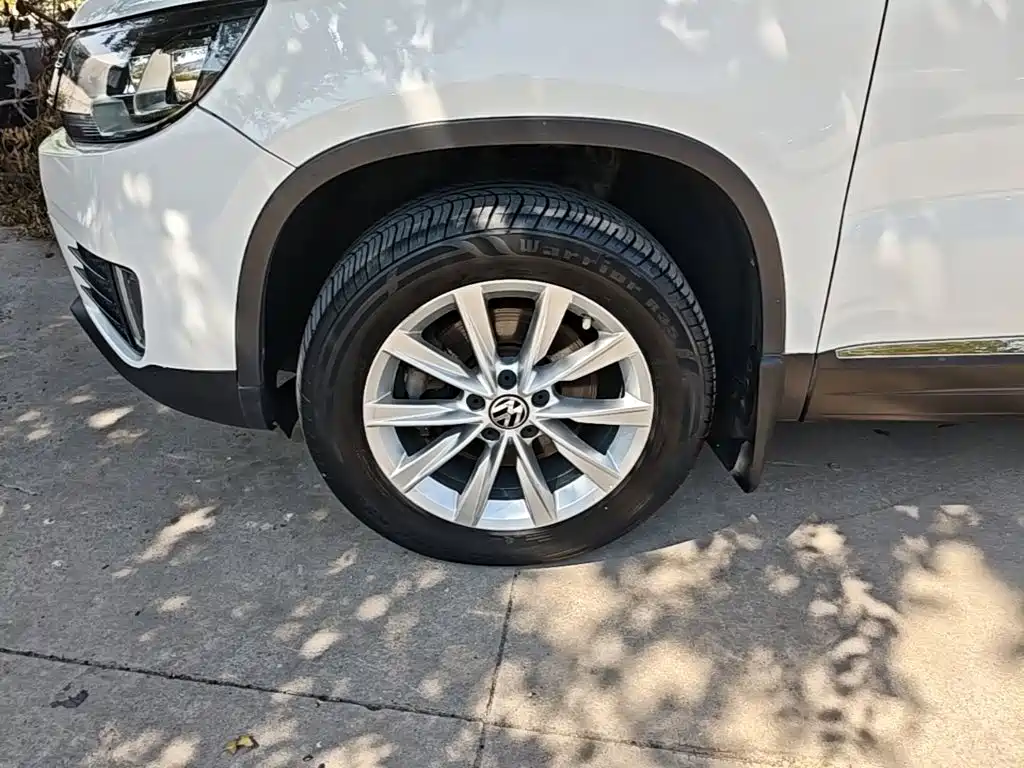 Volkswagen Tiguan — миниатюра 23