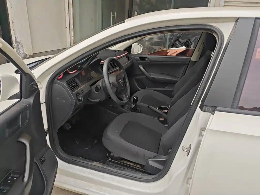 Volkswagen Santana — миниатюра 11