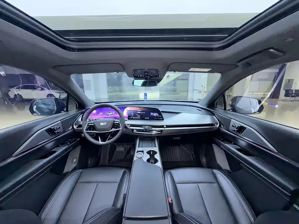 Cadillac XT5 — миниатюра 6