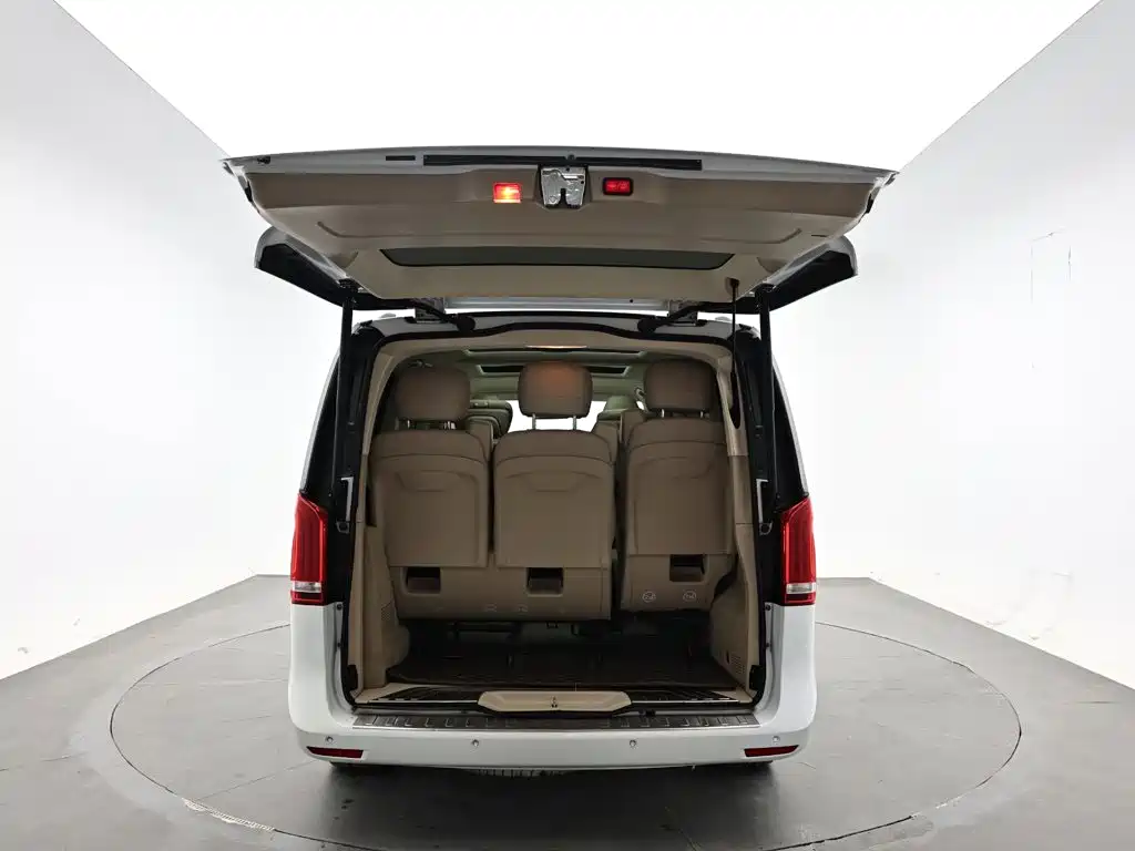 Mercedes-Benz V-Class — миниатюра 8