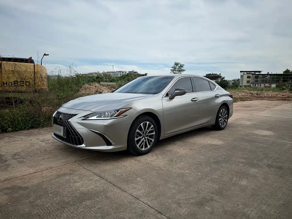 LEXUS ES