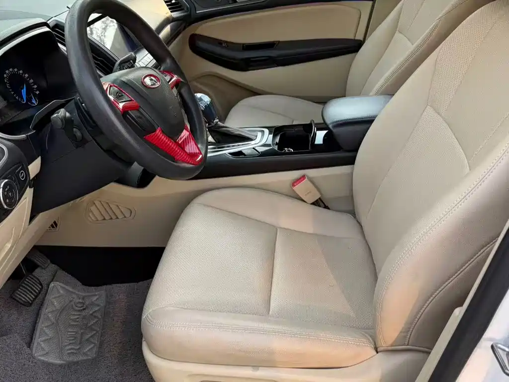 Ford Edge — миниатюра 8