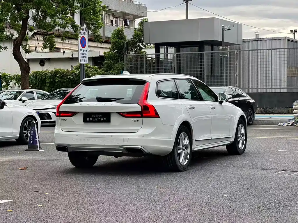 Volvo V90 — миниатюра 6
