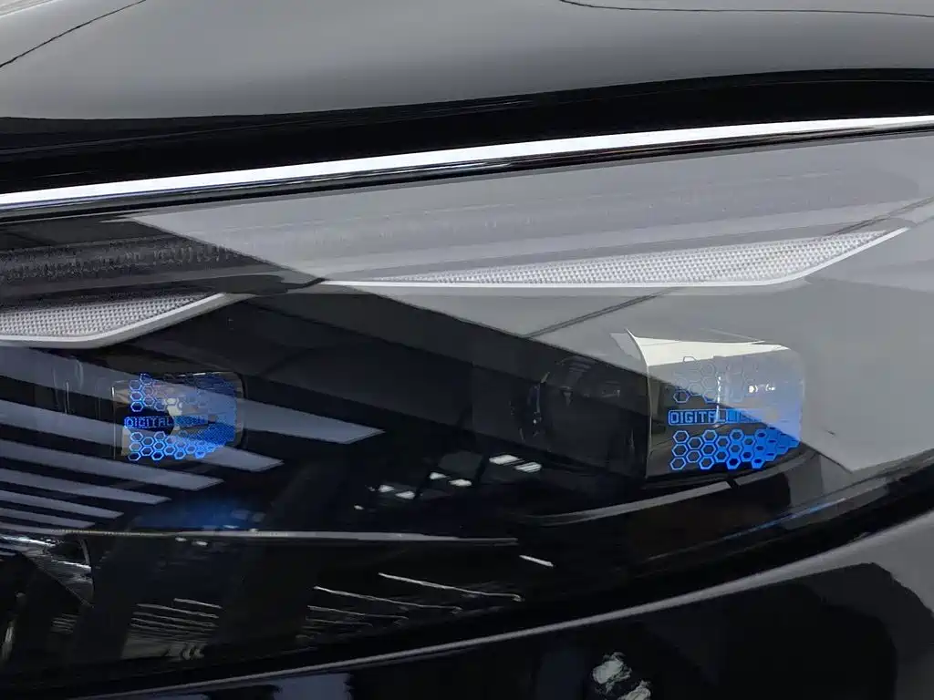 Mercedes-Benz EQS SUV — миниатюра 10