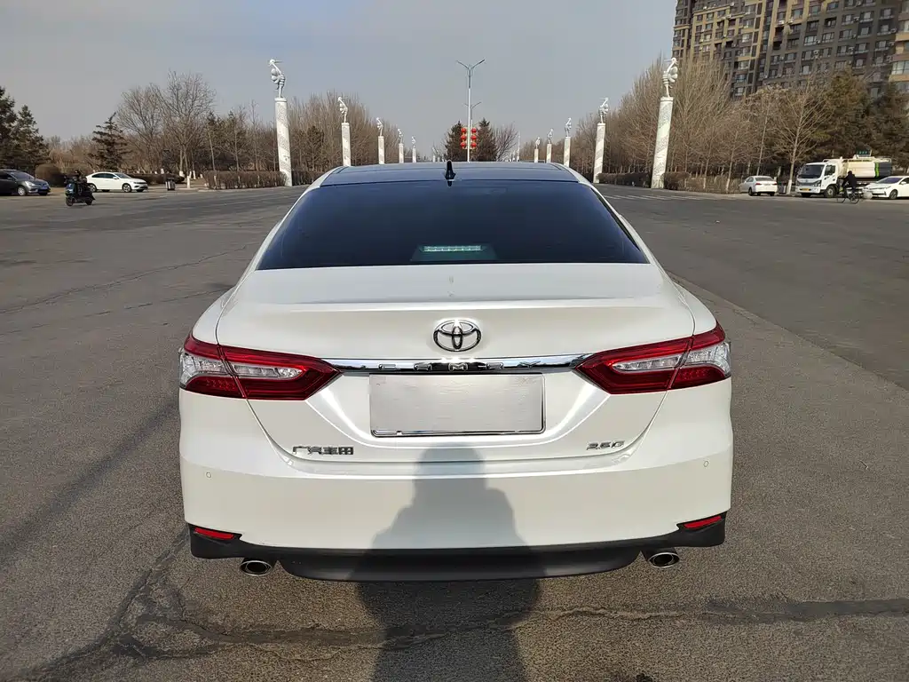 TOYOTA CAMRY