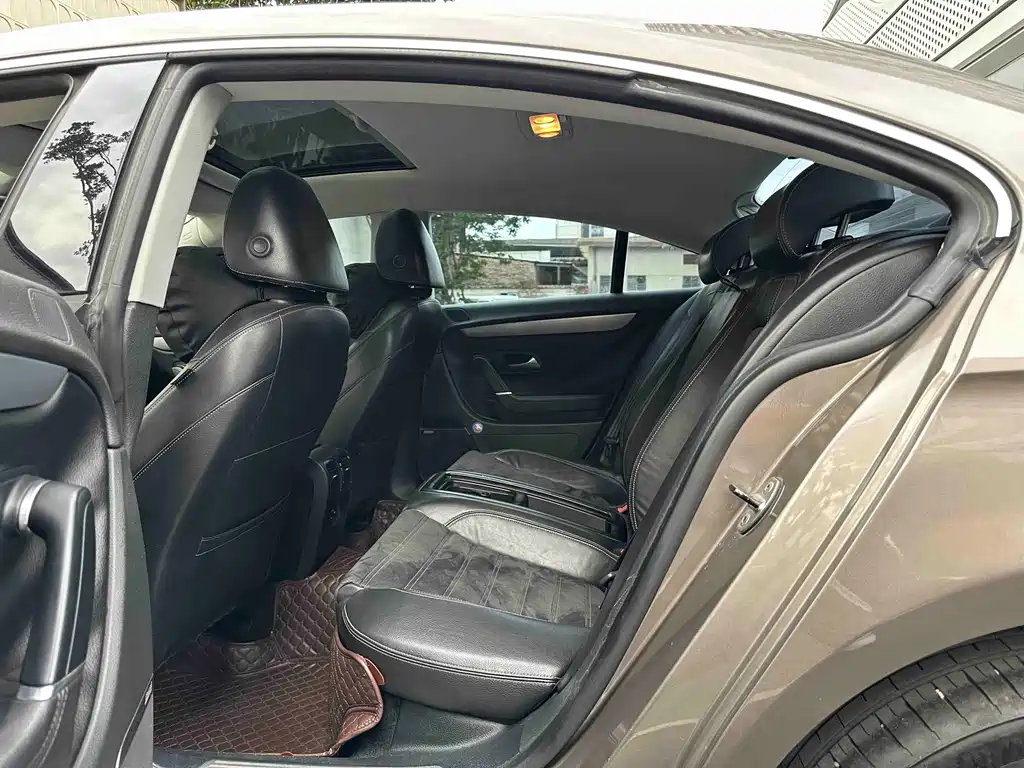 Volkswagen FAW - Passat CC CC 2011 2.0TSI