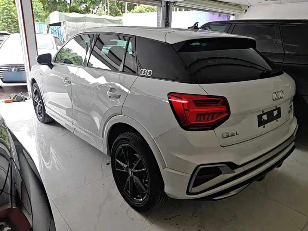 Audi Q2L — миниатюра 5