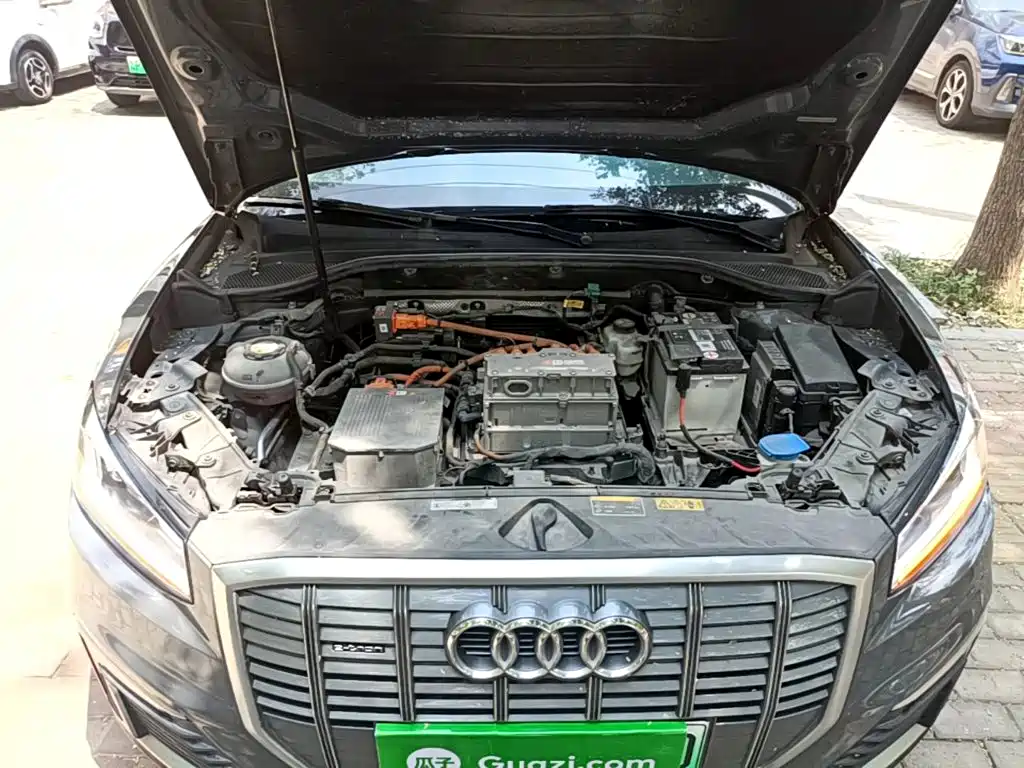 Audi Q2L e-tron — миниатюра 20