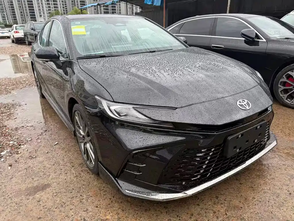Toyota Camry — миниатюра 2