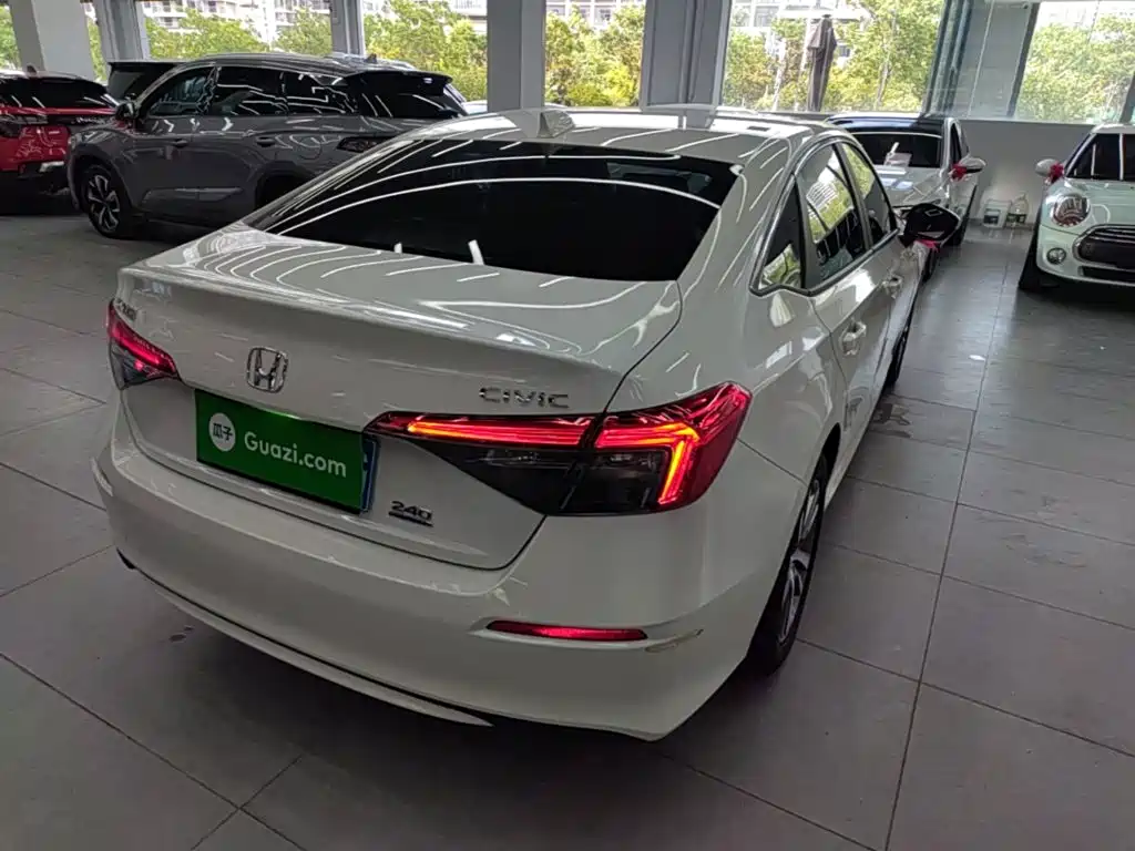 Honda Civic — миниатюра 7